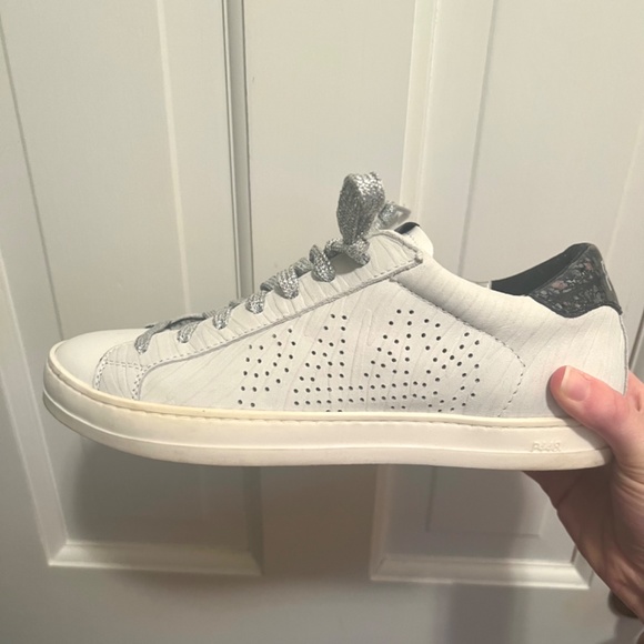 P448 Women’s John Low Top Sneakers - 100% Exclusive - Picture 2 of 6